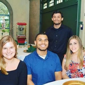 Meet your Posher, Carlos